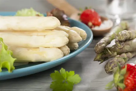 Asparagus officinalis 'Boonlim' - 2 Ltr pot - image 3