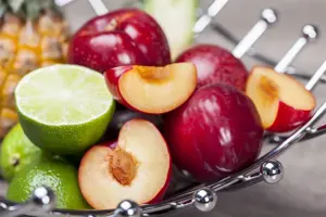 Prunus domestica 'Ste Catharine' - 1/2 STEM GIRTH 14-16 CM RB - image 3